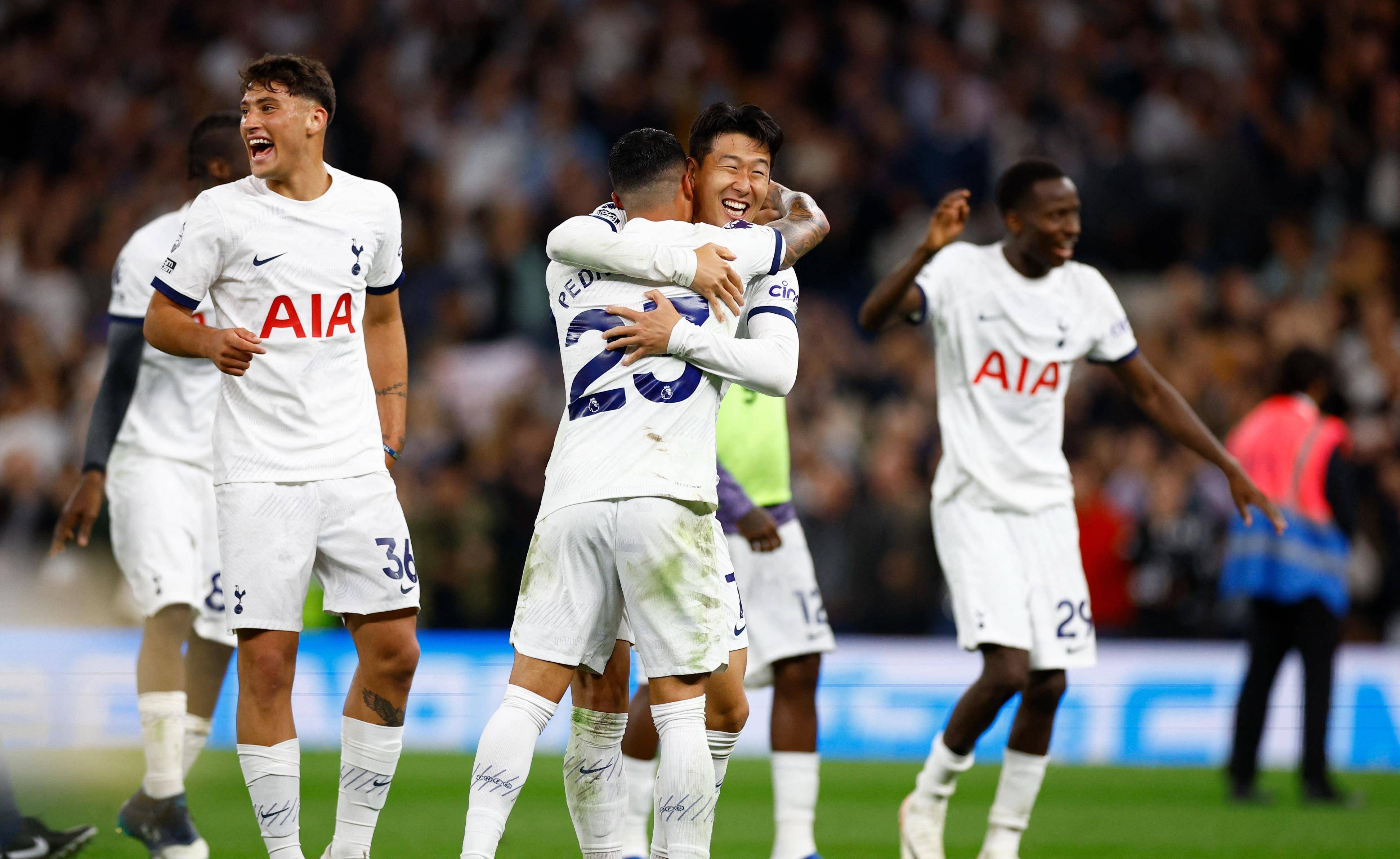 曼城大胜击败对手，继续保持联赛领跑