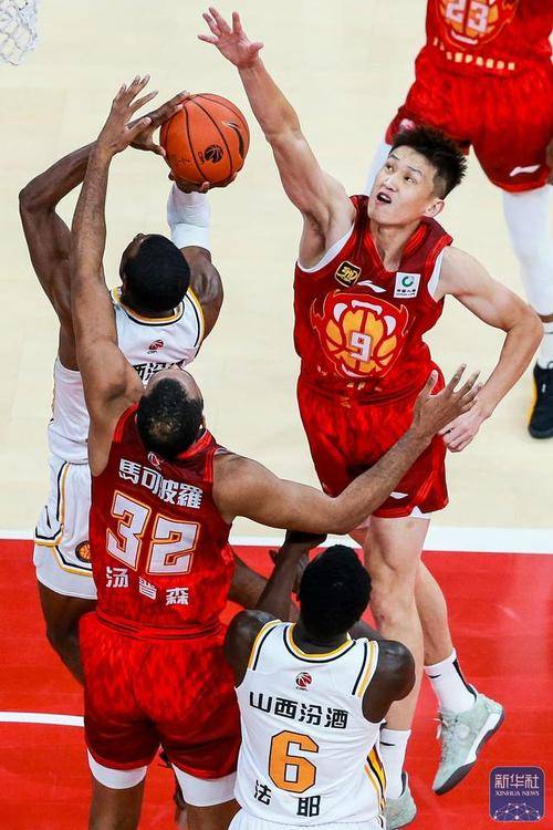 球队战术灵活，横扫对手出空