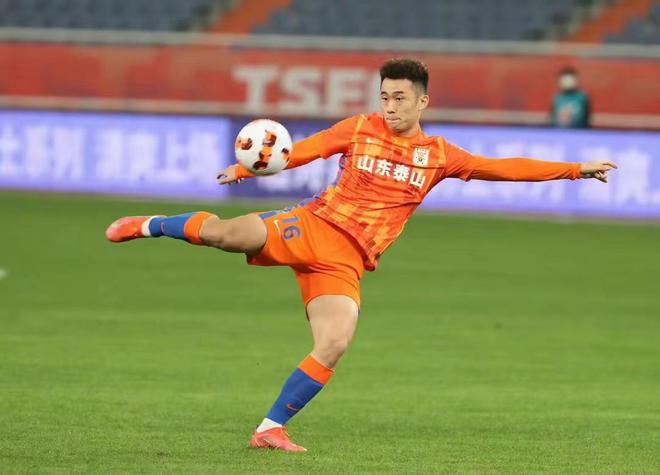 阿尔梅洛刚战平对手，保级形势仍不容乐观