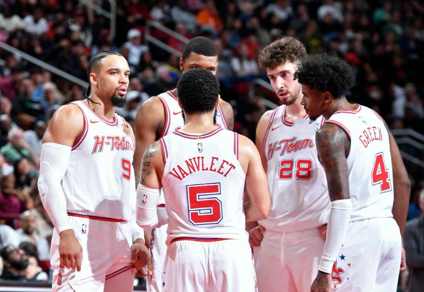 瓦拉多利德球员表现令人惊叹，引领球队取胜