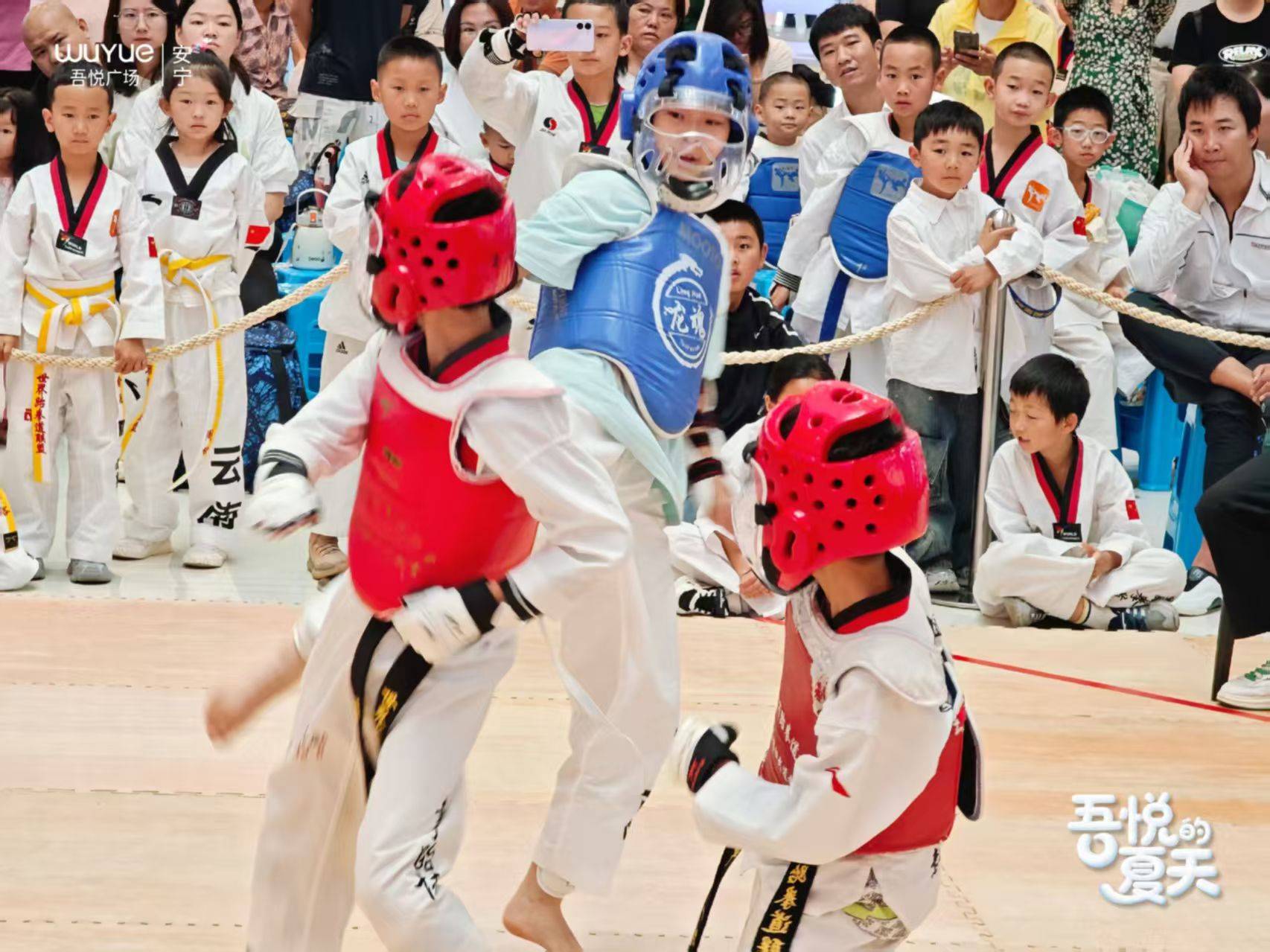 跆拳道选手以柔克刚，轻松晋级半决赛