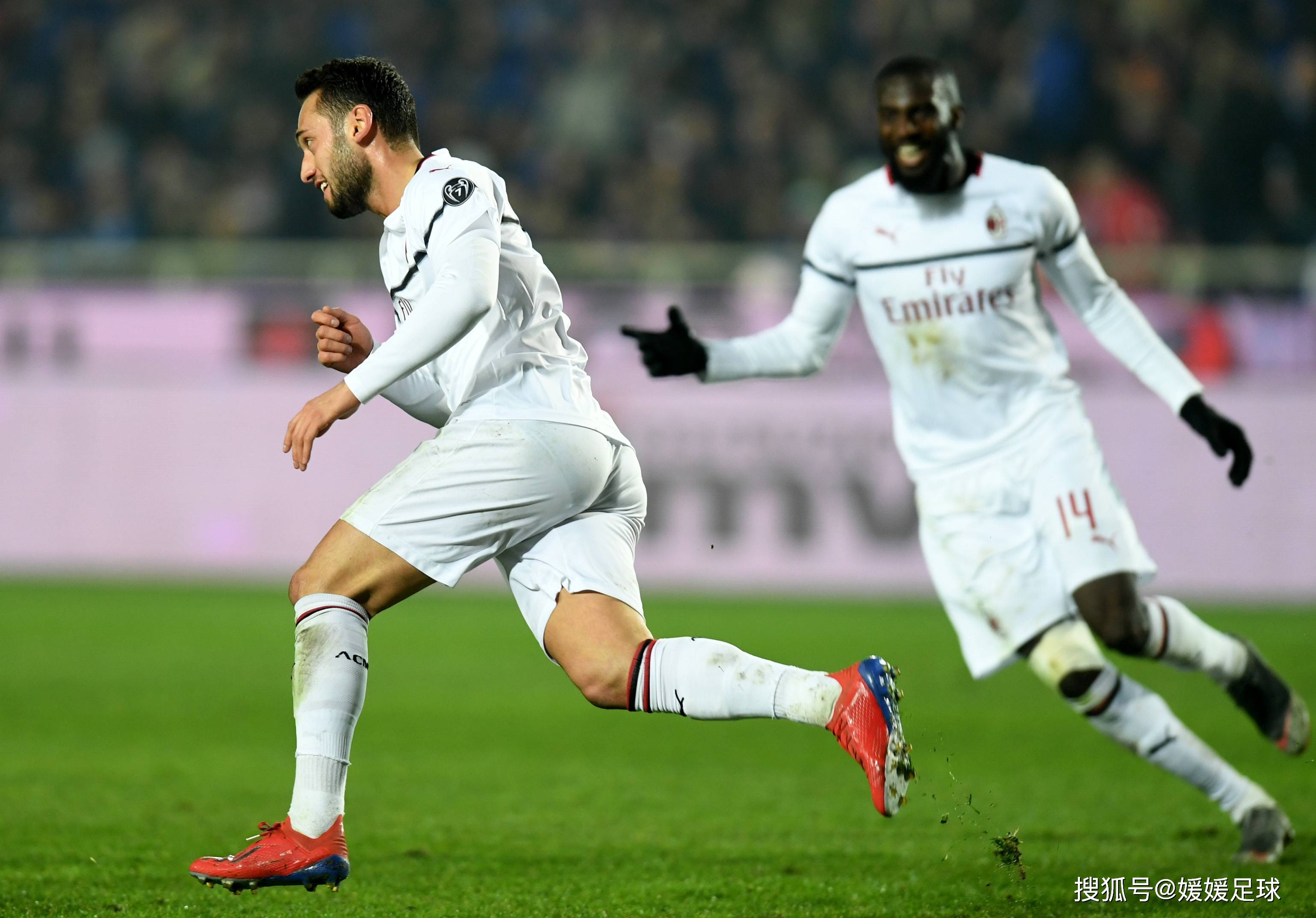 AC米兰客场逼平，意甲争冠局势再起波澜