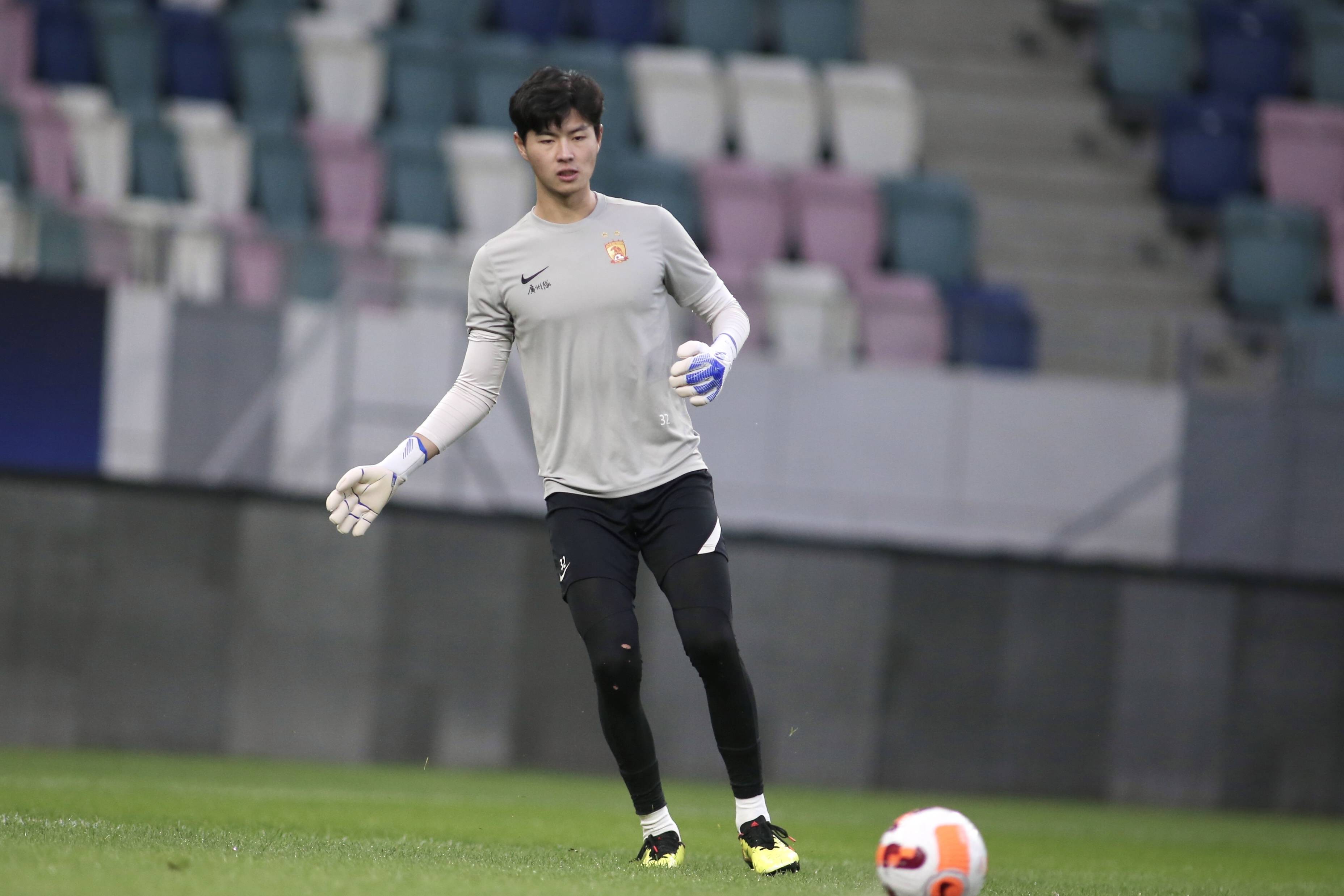 广州恒大女足高位进攻遭遇阻碍 广州恒大女足高位进攻遭遇阻碍