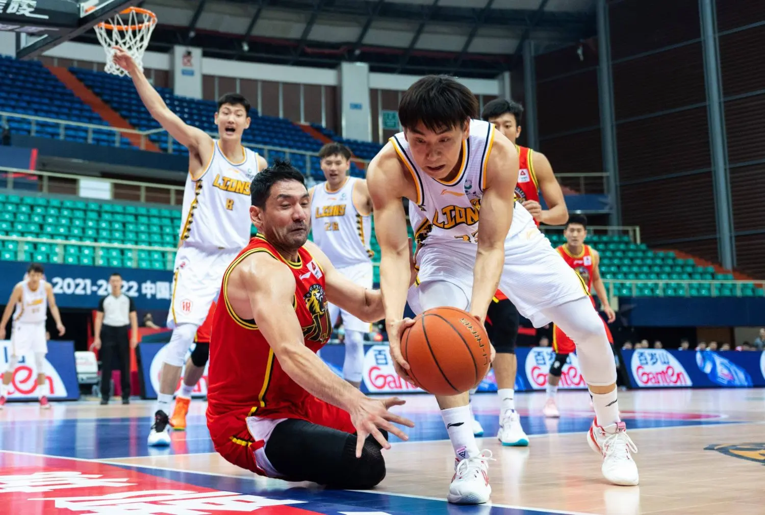 吉林队上演了一场精彩的绝杀战 吉林队上演了一场精彩的绝杀战