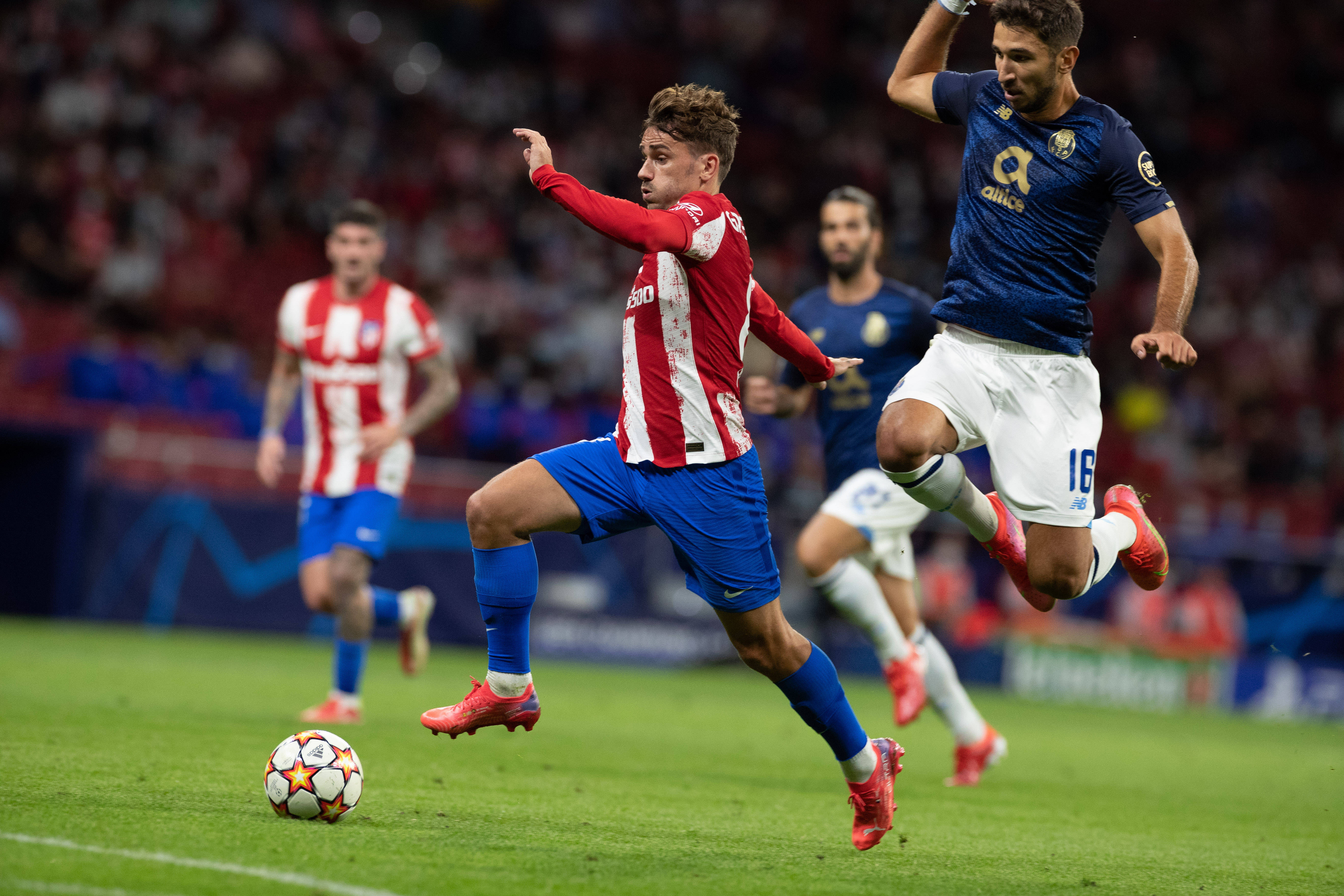 赫罗纳门将演绎神扑 赫罗纳门将演绎神扑