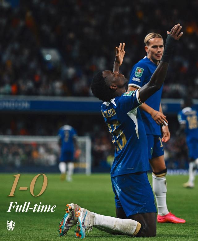 布莱顿角球战术奏效,频频制造威胁 布莱顿角球战术奏效,频频制造威胁