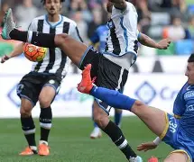 莱切主场逆转，博尼独中两元再现绝杀神韵