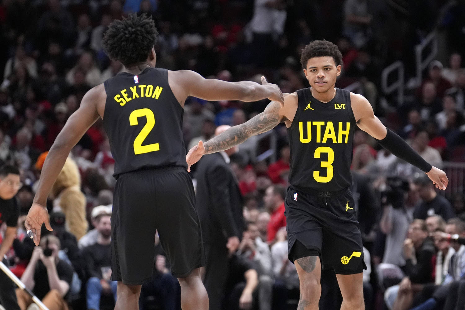 爵士全队表现稳定,领先西部 爵士全队表现稳定,领先西部