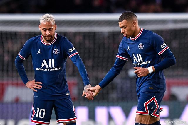 巴黎圣日耳曼挤进法甲前四与里昂、里尔、门兴竞争 巴黎圣日耳曼挤进法甲前四与里昂、里尔、门兴竞争