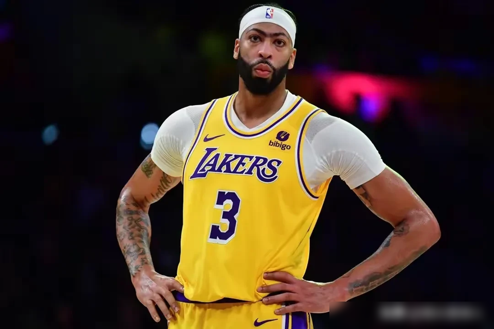 尼克斯负于湖人，戴维斯再次砍下30+继续领跑得分榜