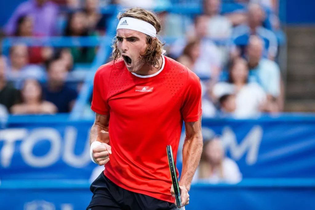 包含戴维斯杯逆转年终总决赛，西西帕斯点燃赛场的词条